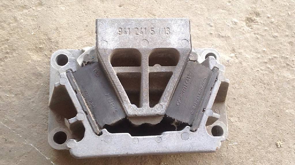 подушка двигателя передняя OM501 б/у - 1